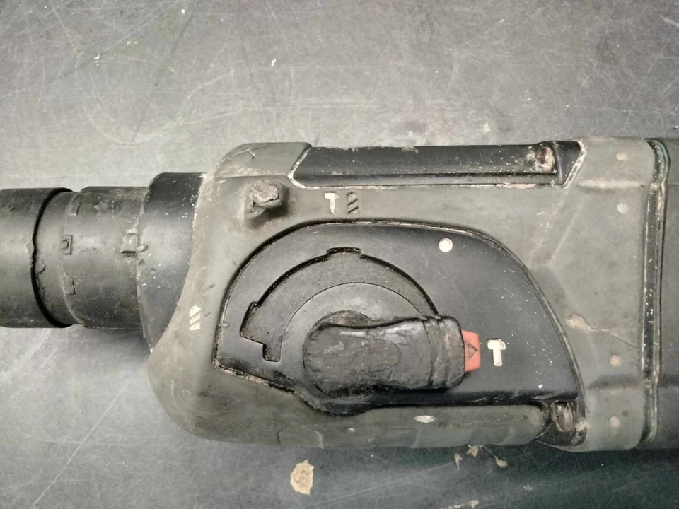 Makita HR2475 1" Rotary Hammer Tested and Working - Image 4 of 4