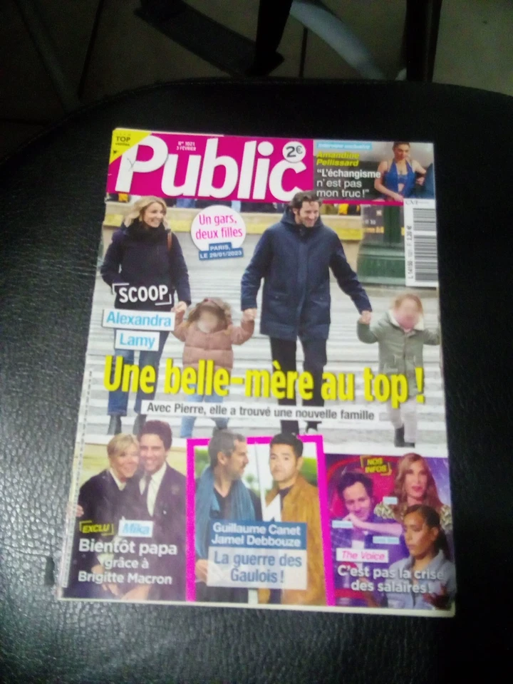 REVUE**PUBLIC**ALEXANDRA LAMY/DEBBOUZE/CLOONEY/BRITNEY SPEARS - Photo 1/1