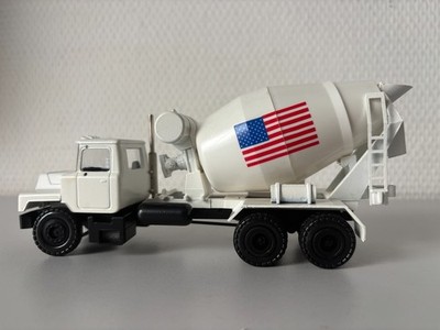 MACK 3-Achser Betonmischer EVANS in weiß Conrad #3644 1:50