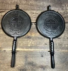 Griswold Cast Iron Waffle Iron No. 8 (885B & 886B) Great Condition.