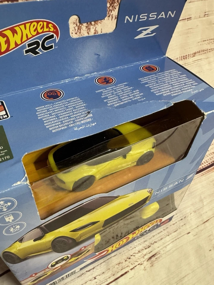 Hot Wheels 1:64 Scale Nissan Z, Battery-Powered RC Car for On- or Off-Track Play - Image 3 of 4
