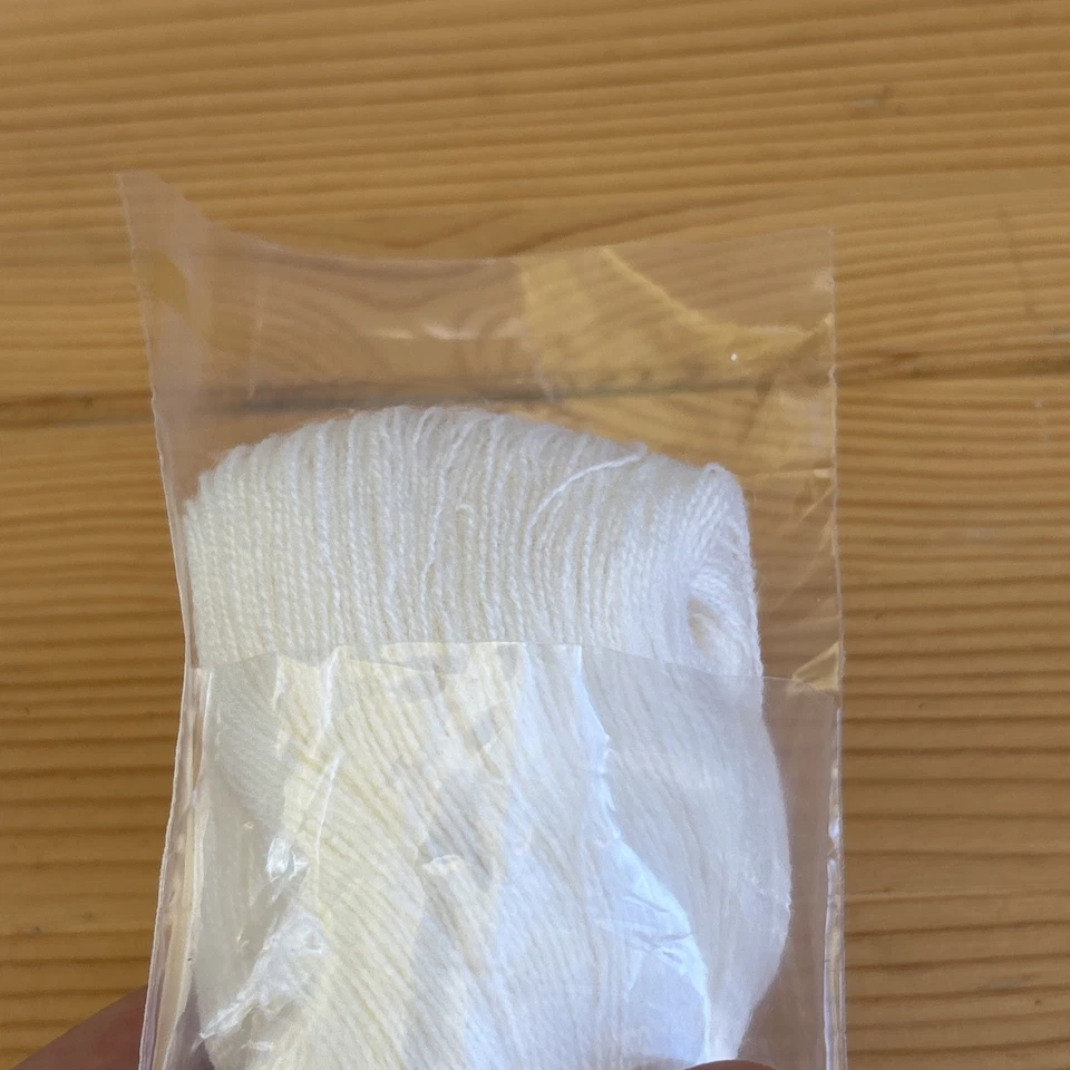 3 HKS DMC BRODER MEDICIS VIRGIN WOOL THREADS: White, 8842 Tan, 8611 Brown - Image 3 of 4