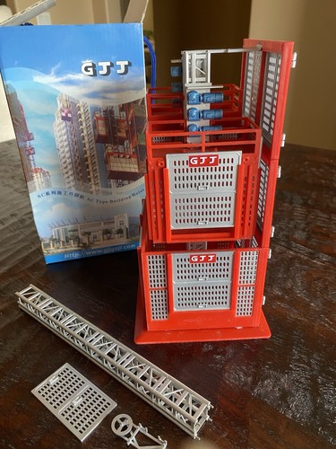 RARE HTF GJJ SC TYPE BUILDING CONSTRUCTION HOIST RED SCALE MODEL & ORIGINAL BOX - Bild 2 von 6