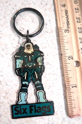 Vintage Batman Arnold Schwarzeneger Six Flags Metal Keychain 1997 DC - Image 1 of 4