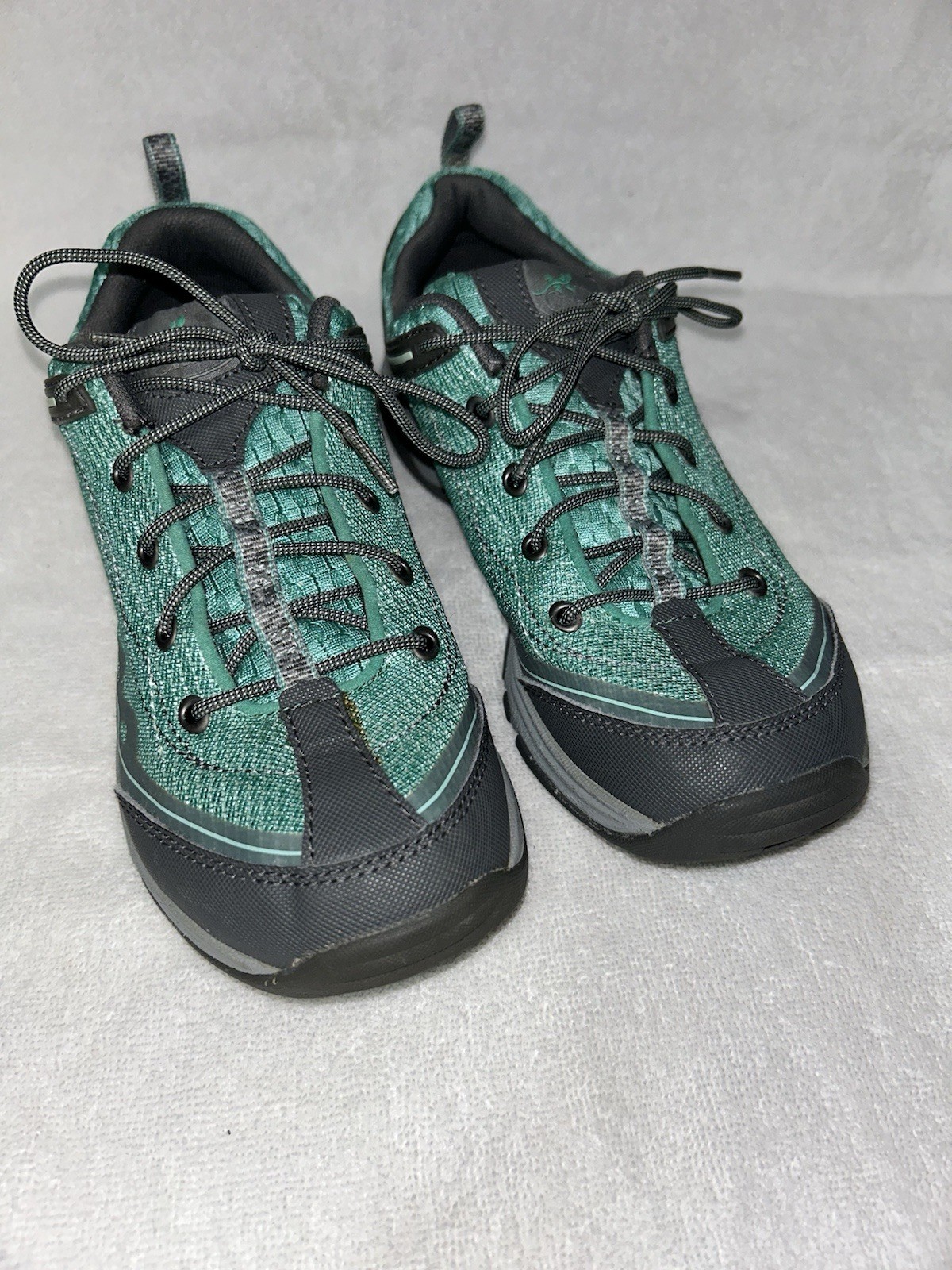 Chacos Womens Outcross Evo 3 Performance Tennis Shoes Size 7.5