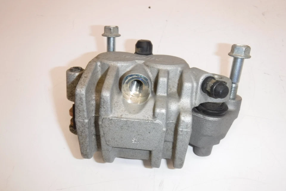 1997 SUZUKI RMX250 PINÇA DE FREIO DIANTEIRO FABRICANTE DE EQUIPAMENTO ORIGINAL - Imagem 2 de 4