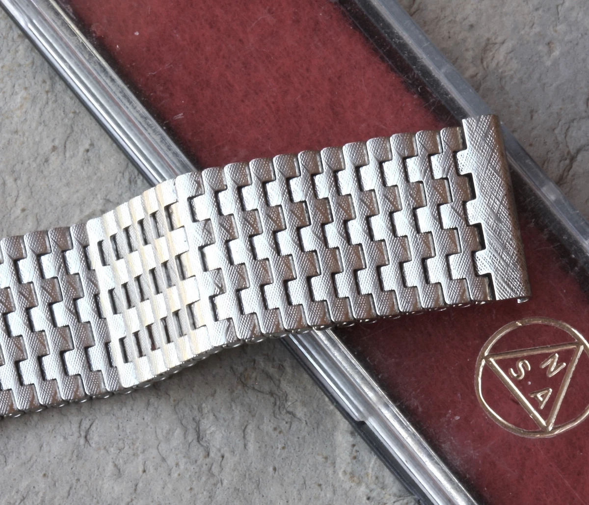 NSA Swiss vintage watch bracelet steel linen finish links 18mm ends 1960 70s NOS