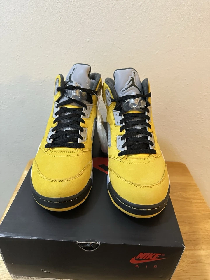 Talla 9.5 - Air Jordan 5 Retro T23 2025 Tokio Foto 2 de 4