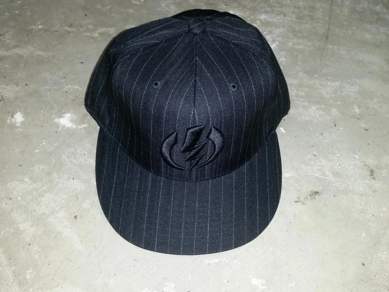 ELECTRIC VOLT Baseball Cap Hat Black NOSWT Large