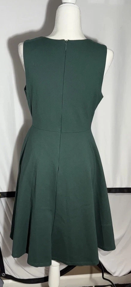 Women’s Lulus Hunter Green Fit and Flare Lined V-Neck Sleeveless Large Dress - Image 2 of 4