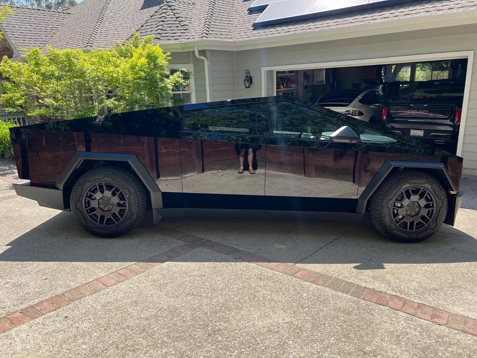 Picture 3 of 12