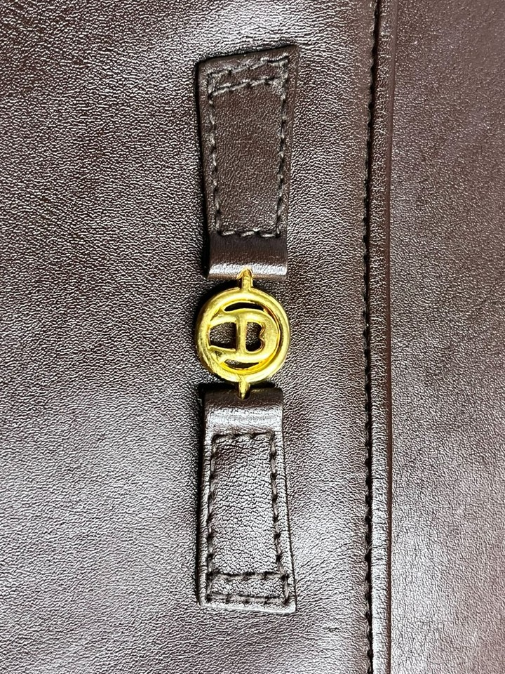 Etienne Aigner Classic Brown Shoulder Bag Purse Crossbody Leather