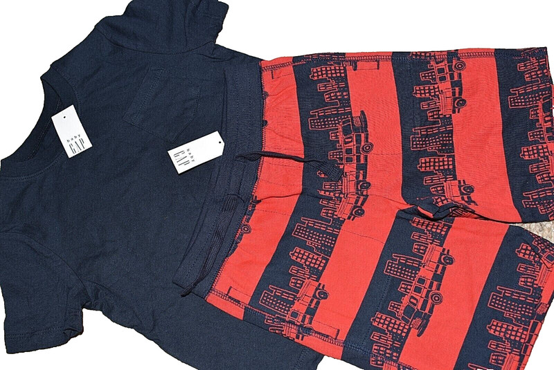 5N NWT 4T BABY GAP Playtime Favorites FIRETRUCK T-Shirt & Shorts Outfit Set