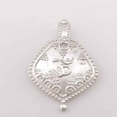 Satya Sterlingsilber Hindu Sanskrit ''Om'' Perlen Anhänger