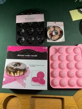 4 Donut Making Pans