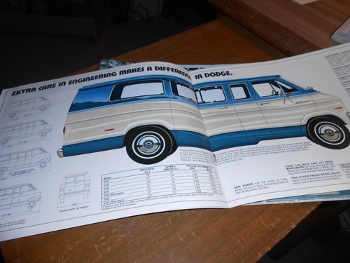 NOS 1974 Dodge Sportsman Wagons Vans B100 B200 B300 Factory Dealer Brochure - Picture 4 of 6