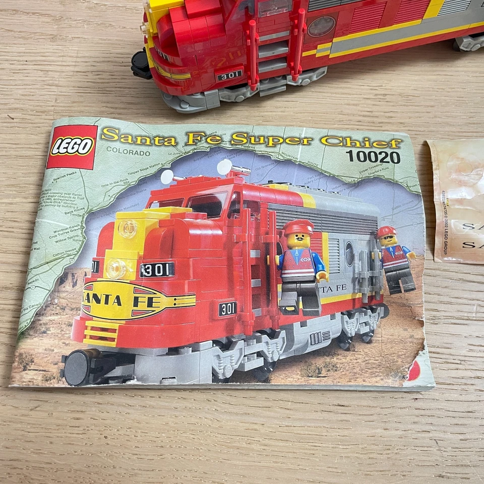 Lego 10020 Santa Fe Super Chief - w/ booklet x1 fig and stickers - 95%+ - Bild 3 von 4