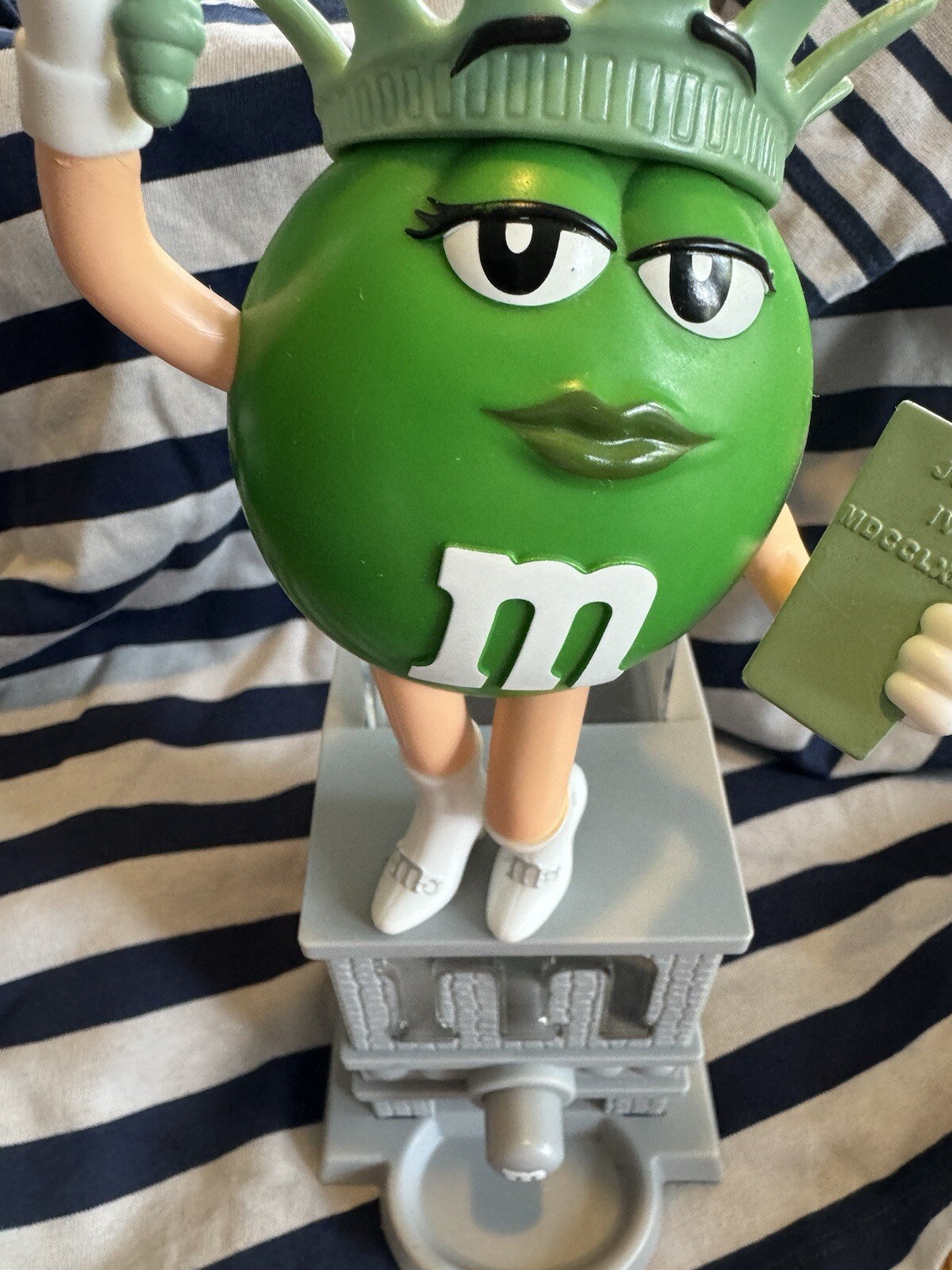 M&M's world Ms.Liberty エム&エムズ 自由の女神 ディスペンサー