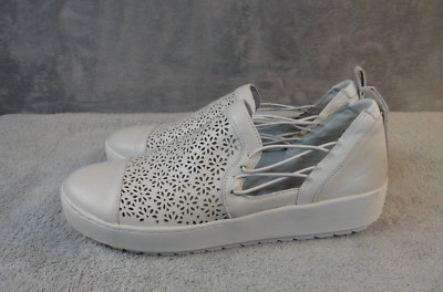 Jambu Erin Slip-on Relax Foam with Floral Cut Outs Womens Light Gray Size 10M