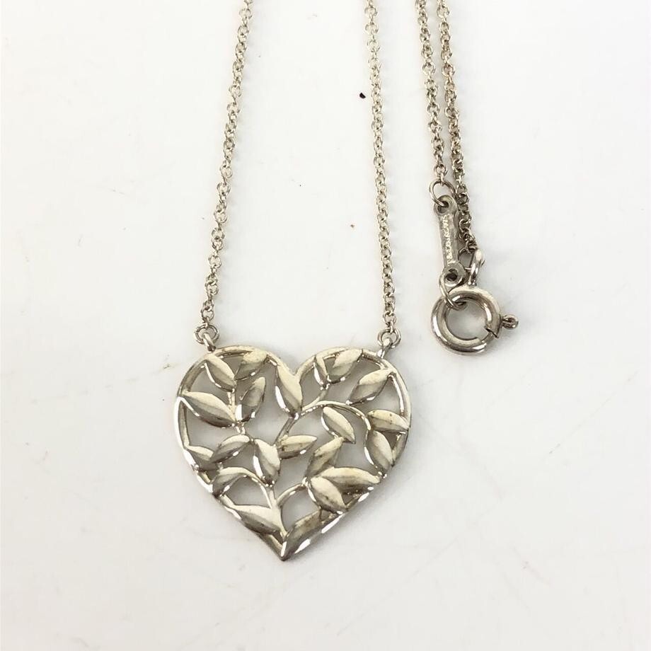 Tiffany & Co. Paloma Picasso Loving Olive Leaf Heart Pendant