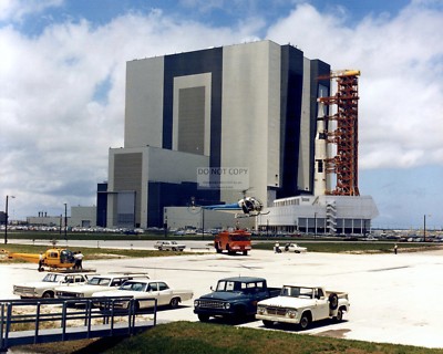 APOLLO 11 SATURN V ROLLS OUT OF VEHICLE ASSEMBLY BUILDING - 8X10 PHOTO (EP-361)