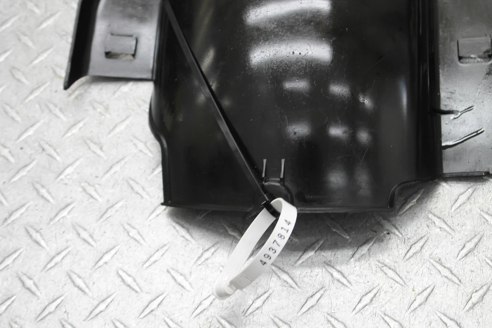 1986 YAMAHA VMAX 1200 VMX1200 REAR BACK WHEEL FENDER MUD GUARD - Image 2 of 4