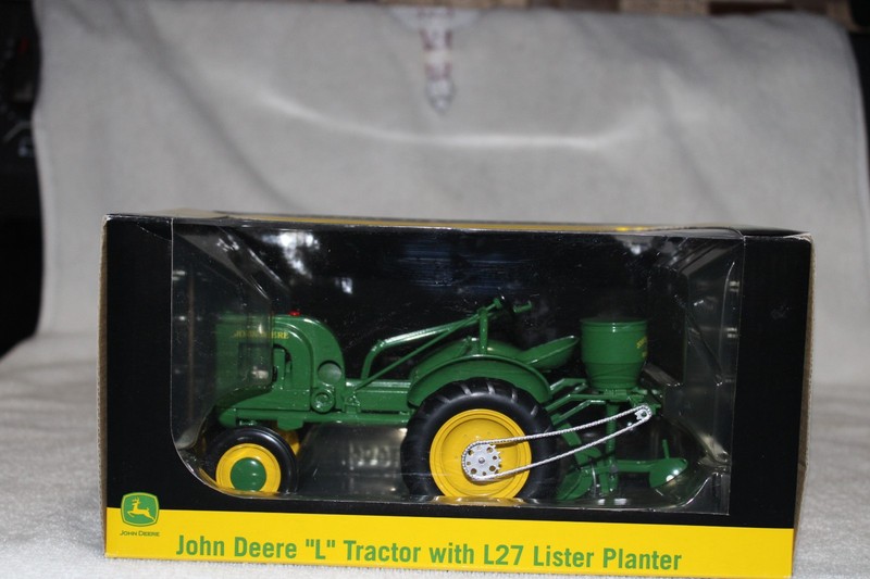 SpecCast 1/16 JOHN DEERE L TRACTOR WITH L27 LISTER PLANTER