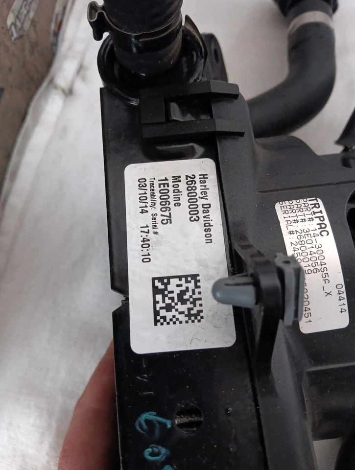 2016 Harley-Davidson Cvo Streetglide Cooling System Assembly With Hoses Foto 4 de 4