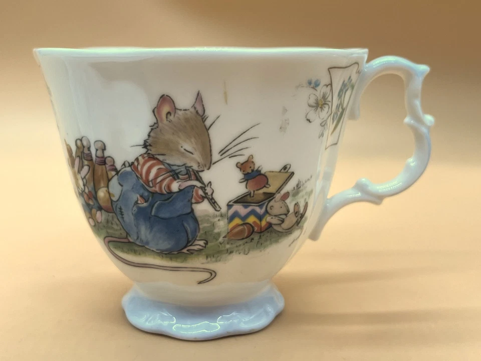 Royal Doulton China Jill Barklem Brambly Hedge The Birthday full size tea trio. - Image 4 of 4
