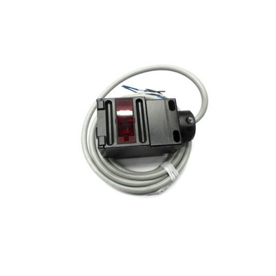 OMRON E3JU-D1M4-3 24-240VAC NSNP
