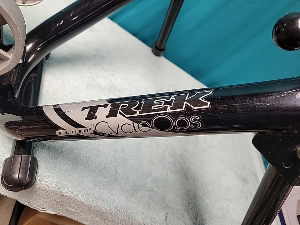 Trek CycleOps Fluid 2 Bike Trainer.  Bearings Wheel Roll Smoothly.  Very Clean. - Image 2 of 4