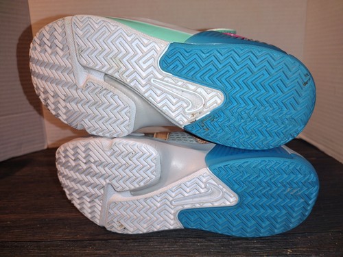 1Y Kids' Nike LeBron Witness 7 Stretch Lace Basketball Shoes DQ8647-003 - Picture 9 of 9