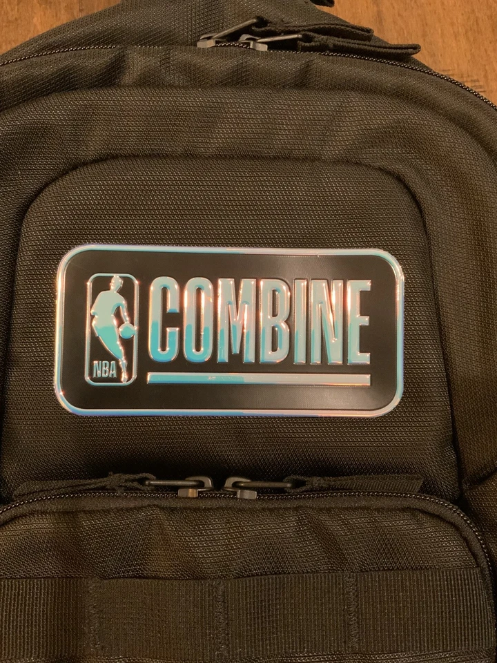 Mochila Under Armour exclusiva para jugadores de baloncesto de la NBA Pre-Draft negra Foto 3 de 4