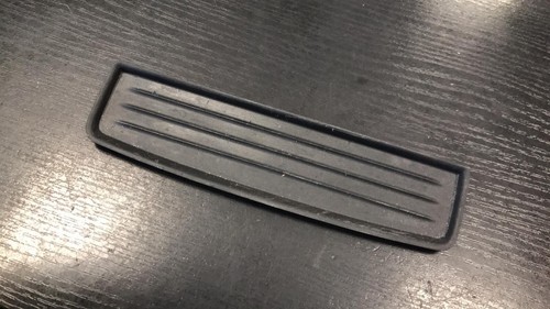 Glove box mat