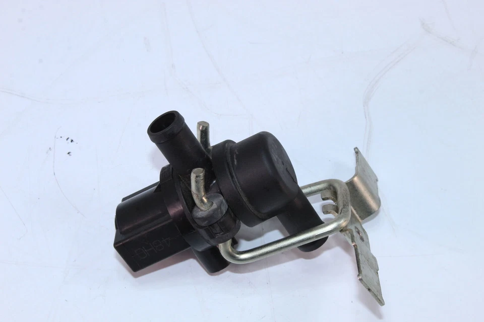 Sensor interruptor motor superior solenoide válvula aire Suzuki Gw250z 2015 Foto 2 de 4