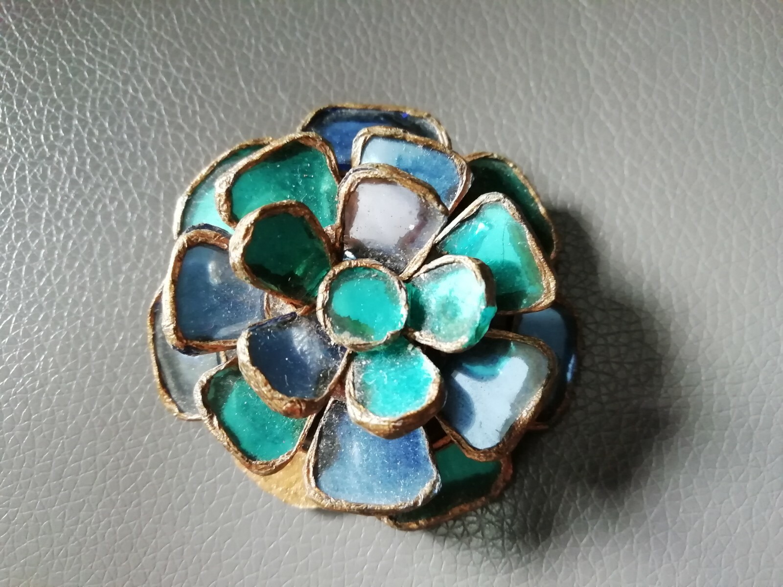 Belle Broche Vintage En Talosel Avec Cabochons Orange - Style Line Vautrin - Occasion