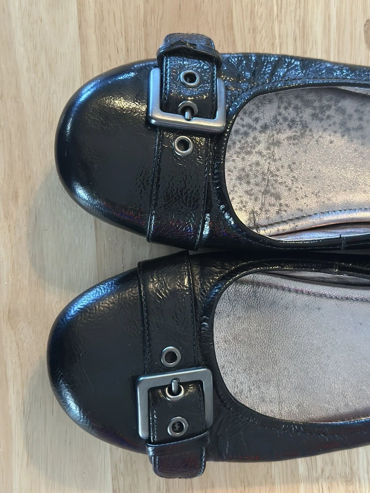 Женские туфли-бульоны ECCO из черной лакированной кожи с круглым носком и пряжкой размер 39 - Изображение 4 из 4