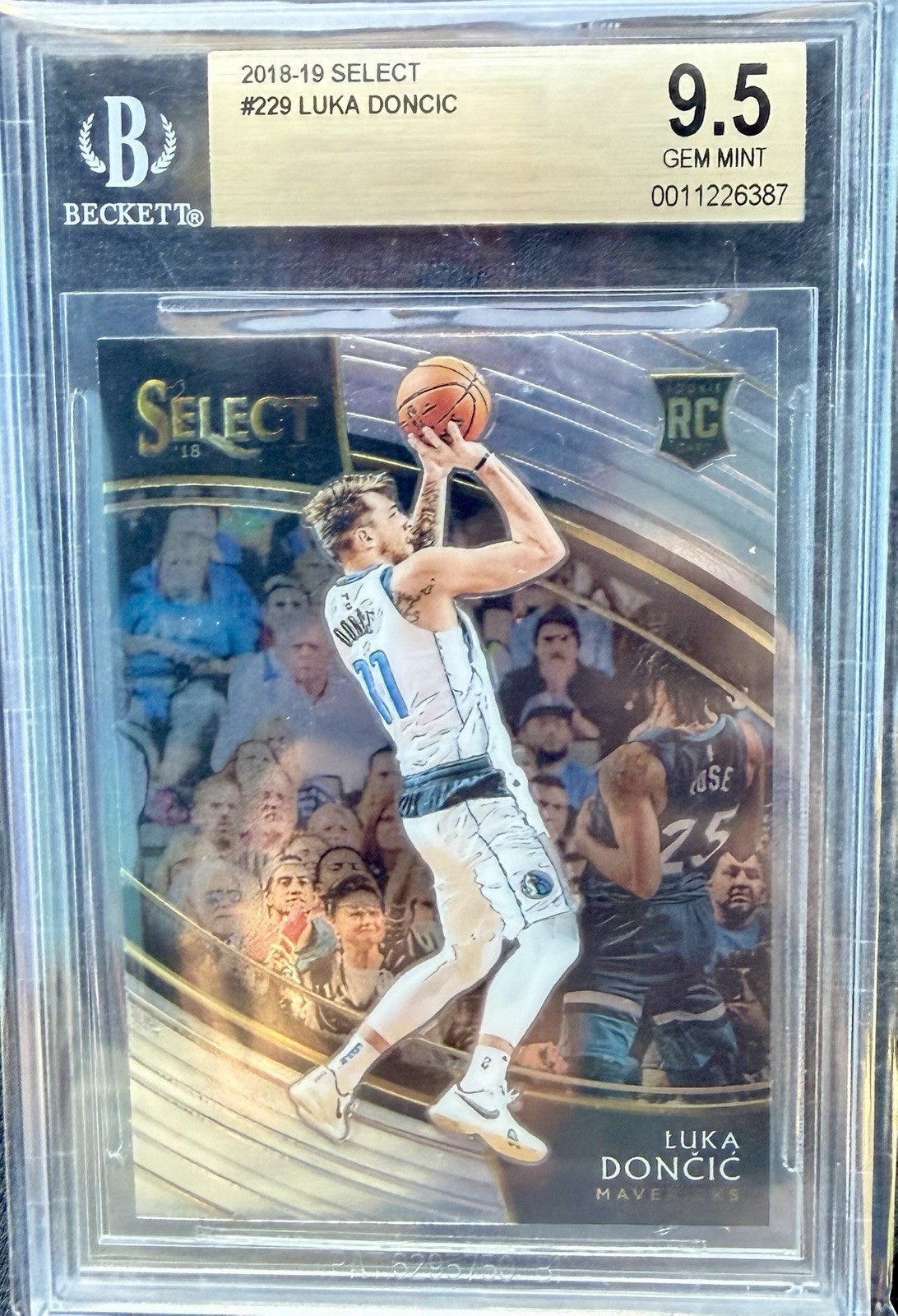 2018-19 SELECT #229 LUKA DONCIC GEM MINT