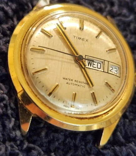 Vintage 1970s Timex Viscount Day Date
