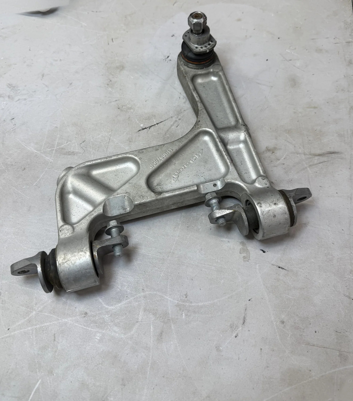 McLaren 570S 2016-2021 Rear Right Upper Control arm P/N 11B0078CP