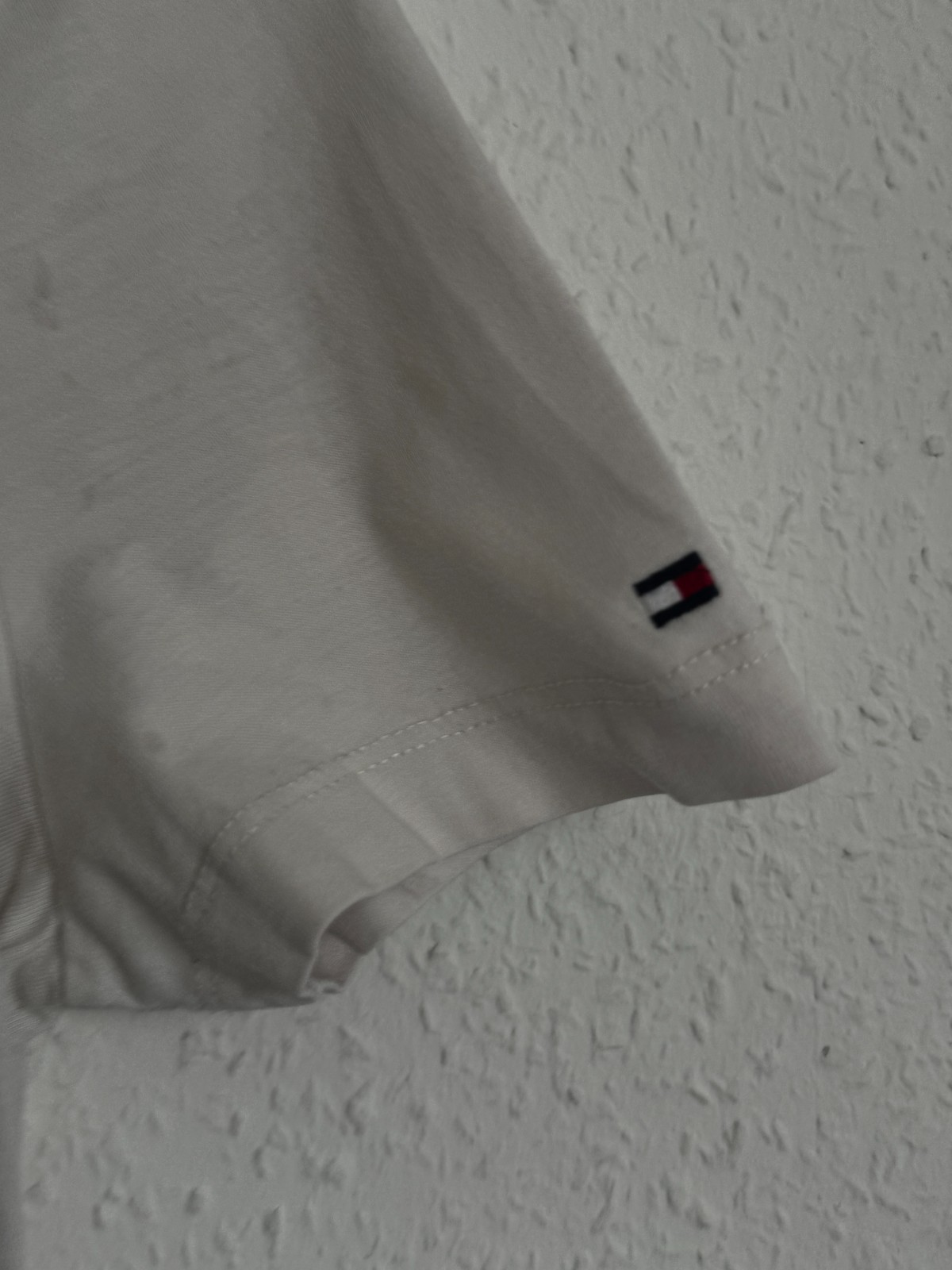 Tommy Hilfiger Women’s Arched Logo T-Shirt image 3