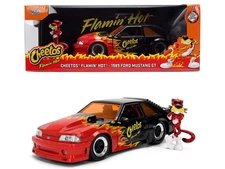 1989 FORD MUSTANG GT & CHESTER CHEETAH FIGURE "HOT CHEETOS" 1/24 BY JADA 36255
