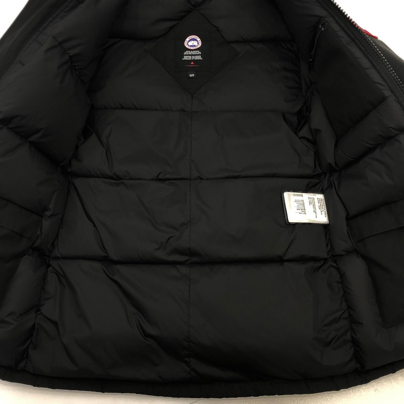 Canada Goose Men's black down jacket thumbnail 4