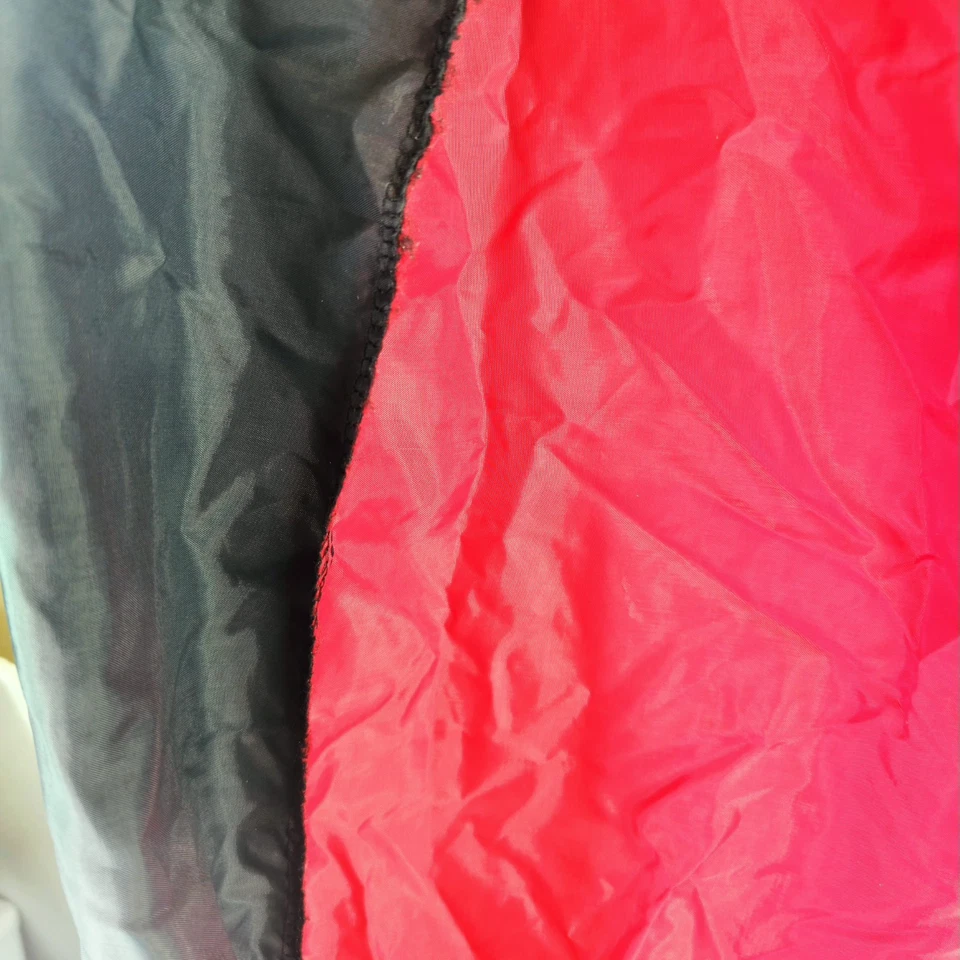 Capa Vampiro Drácula Capa Negra y Roja Disfraz Hombre O Mujer 43" Largo Halloween Foto 4 de 4