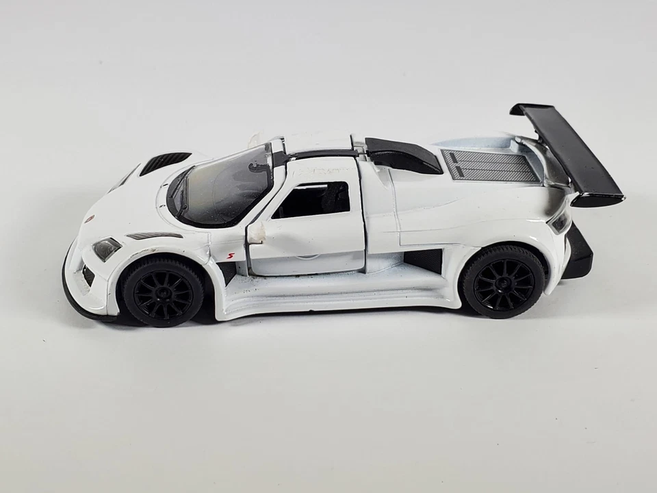 2010 Gumpert Apollo Sport 比例 1/36 白色压铸拉背车 Kinsmart — 第 3/4 张图片