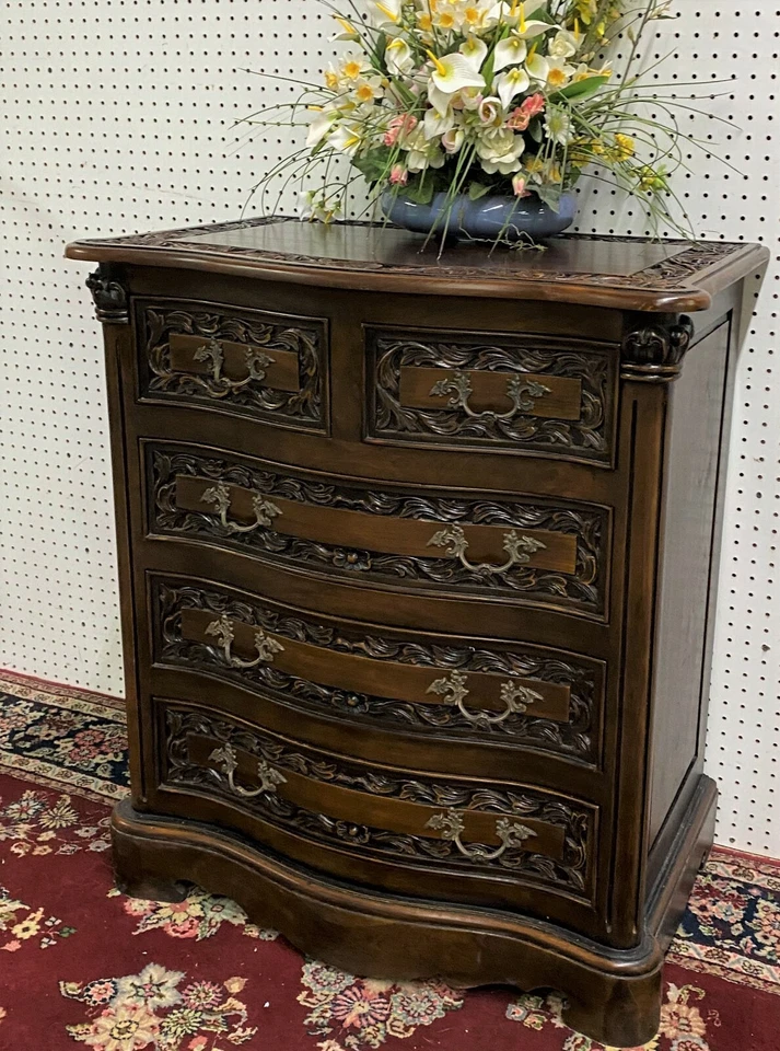 Estilo antiguo campestre francés tallado teca maciza cinco cajones laterales con paneles Foto 4 de 4