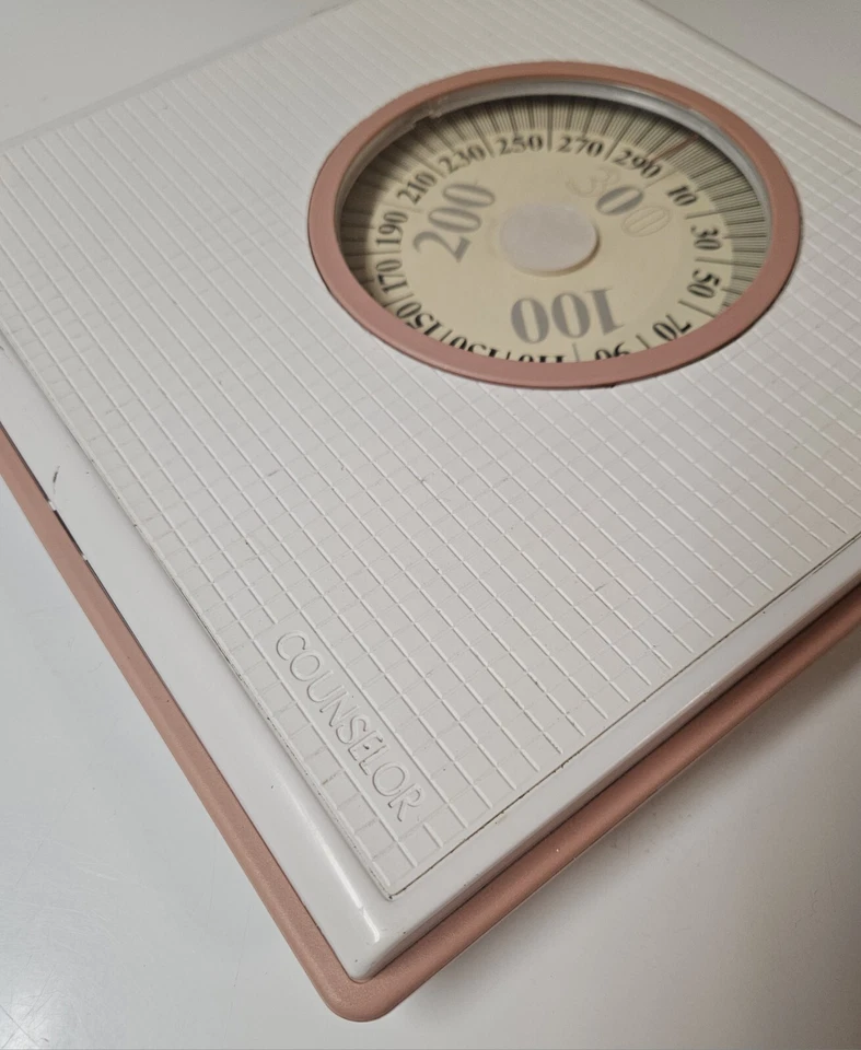 Báscula de baño vintage blanca y rosa marca Counselor con esfera - lee hasta 300 libras Foto 4 de 4