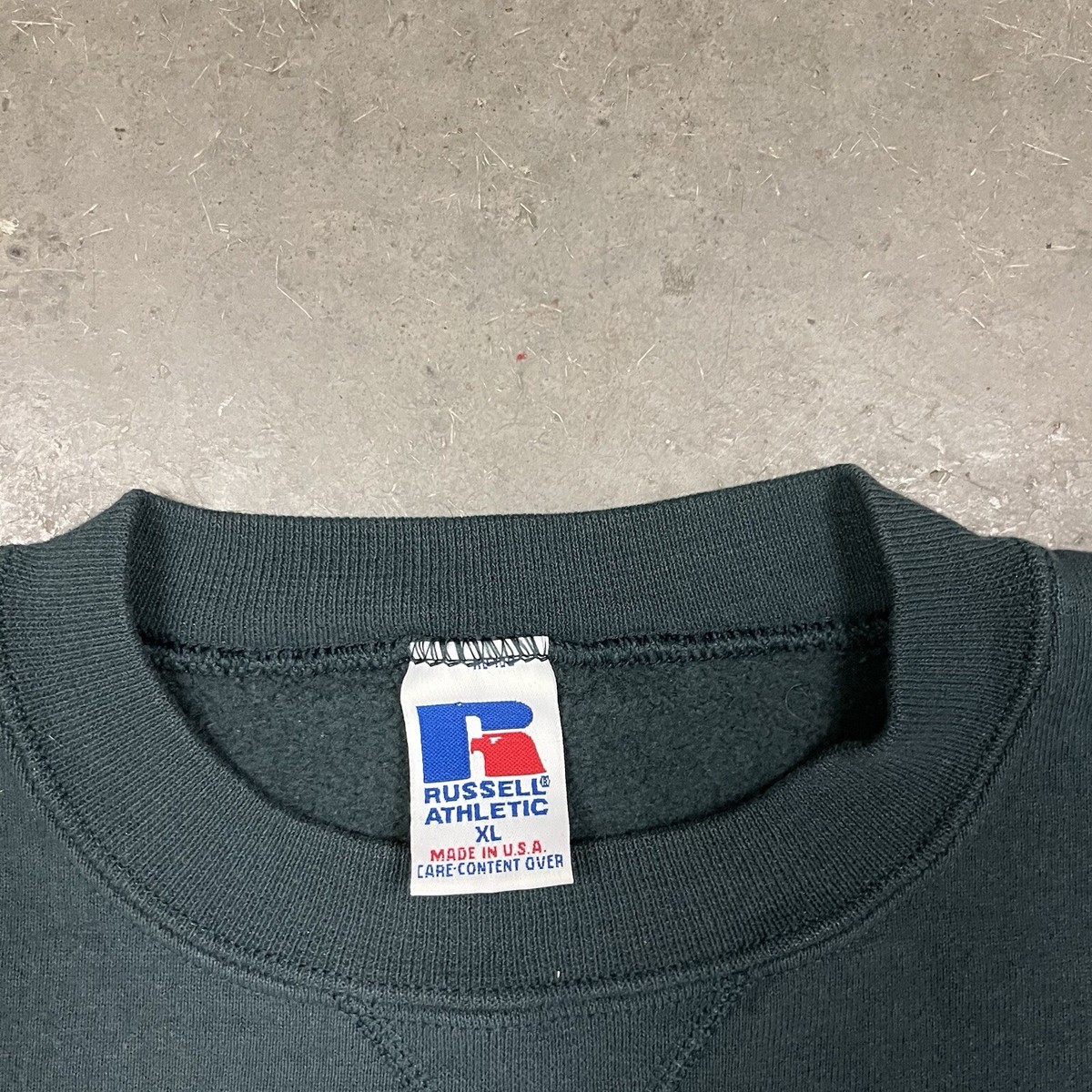 Vintage 90s Russell Athletic Made In USA Blank Crewneck Vintage 90s Russell Athletic Made In USA Blank Crewneck