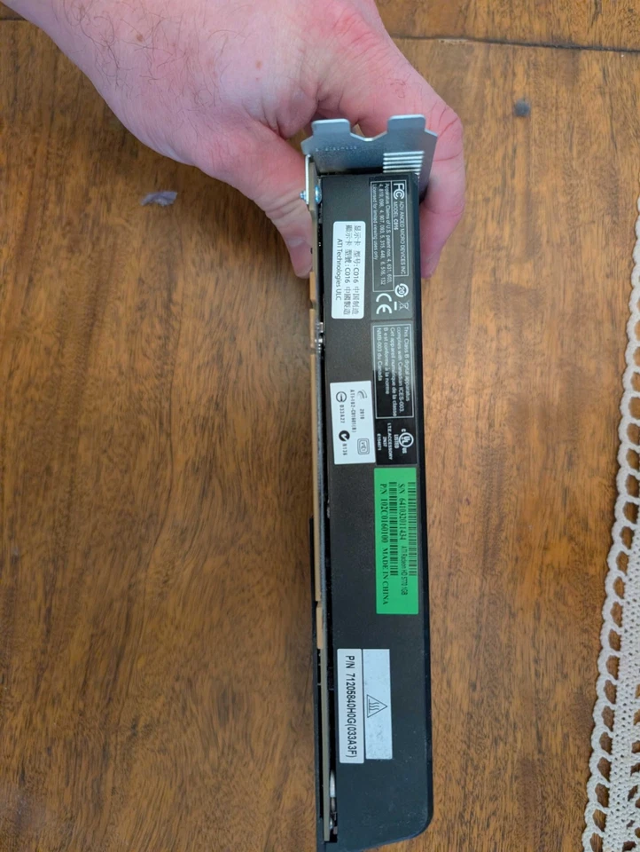 Tarjeta de gráficos de video Apple ATI Radeon HD 5570 1 GB DVI MiniDP PCie 639-0675 Foto 2 de 4