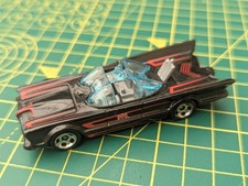 2017 BATMOBILE TV SERIES '66 HOT WHEELS DIECAST CAR TOY